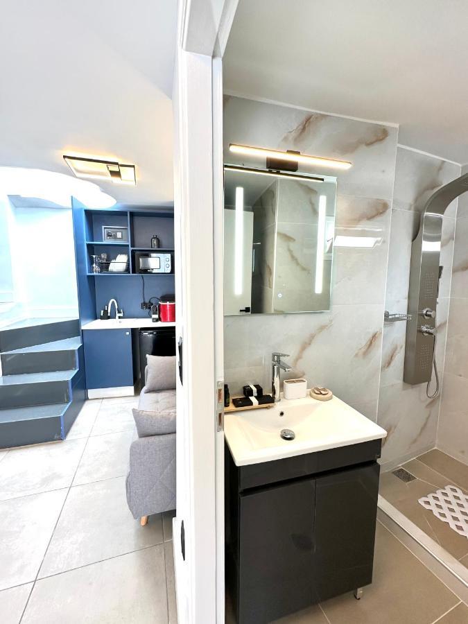 Step One | Luxury Suites Right In The Heart Of Acropolis Next To Metro Station Atina Dış mekan fotoğraf