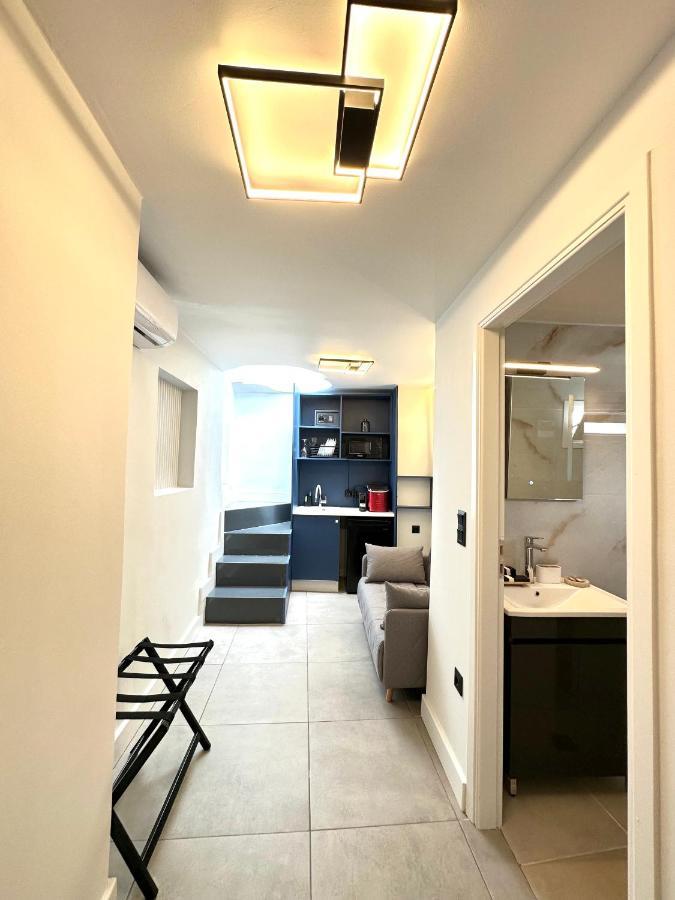 Step One | Luxury Suites Right In The Heart Of Acropolis Next To Metro Station Atina Dış mekan fotoğraf