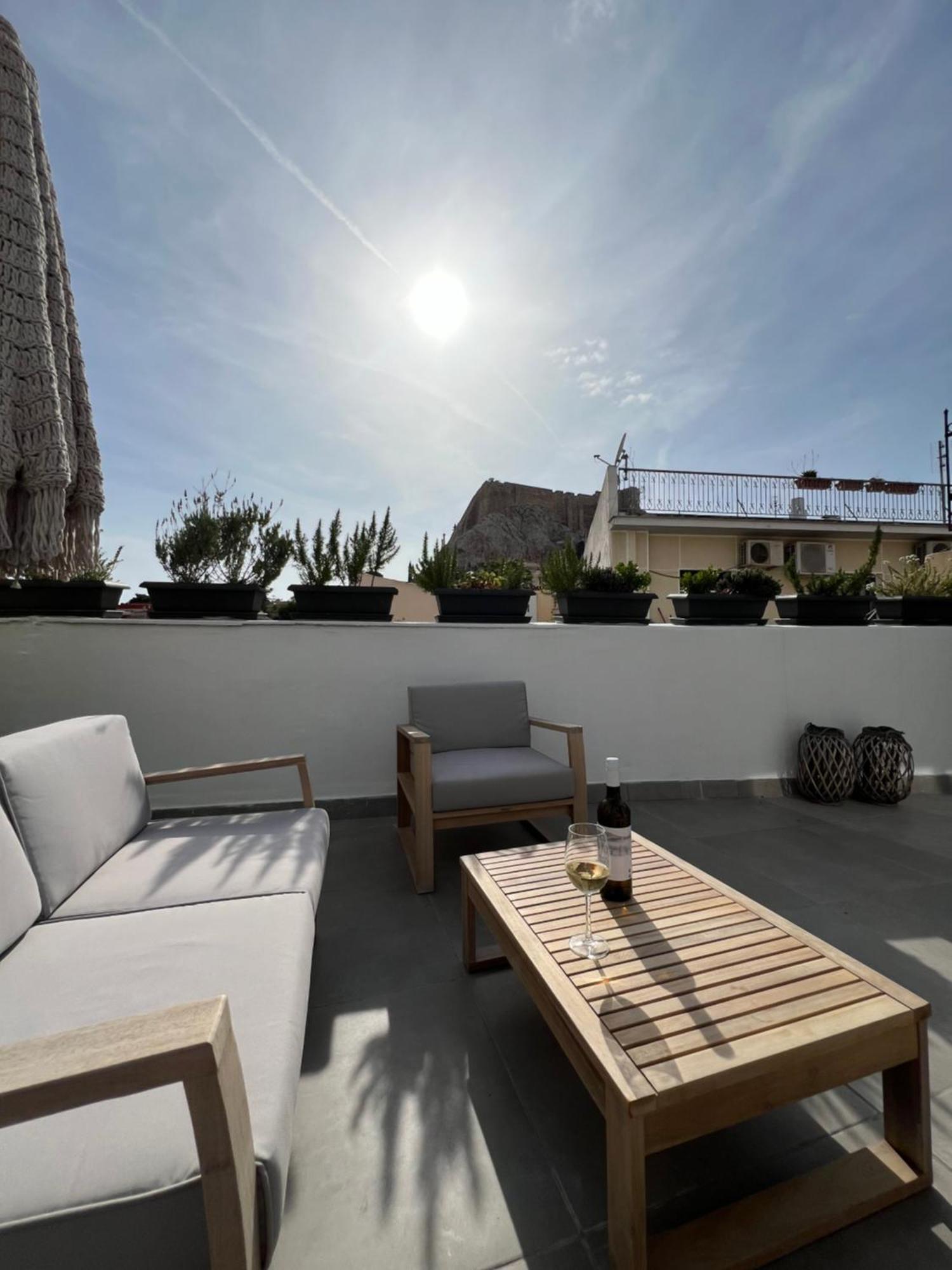 Step One | Luxury Suites Right In The Heart Of Acropolis Next To Metro Station Atina Dış mekan fotoğraf