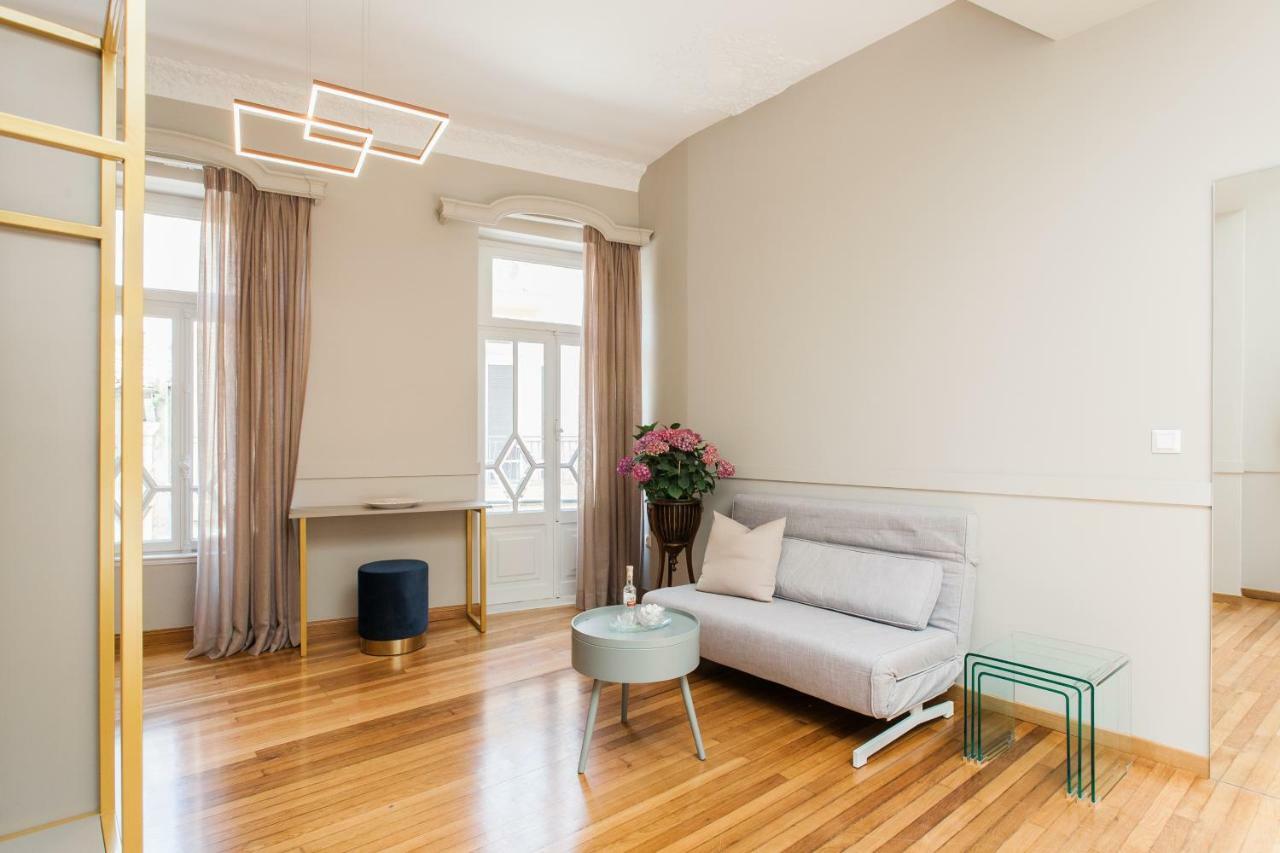 Step One | Luxury Suites Right In The Heart Of Acropolis Next To Metro Station Atina Dış mekan fotoğraf