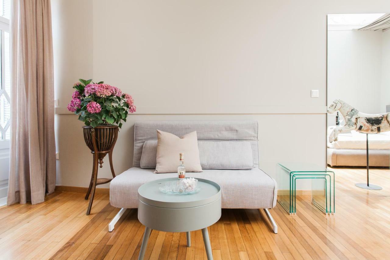 Step One | Luxury Suites Right In The Heart Of Acropolis Next To Metro Station Atina Dış mekan fotoğraf