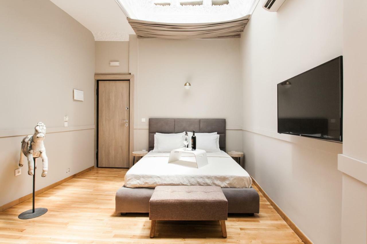 Step One | Luxury Suites Right In The Heart Of Acropolis Next To Metro Station Atina Dış mekan fotoğraf