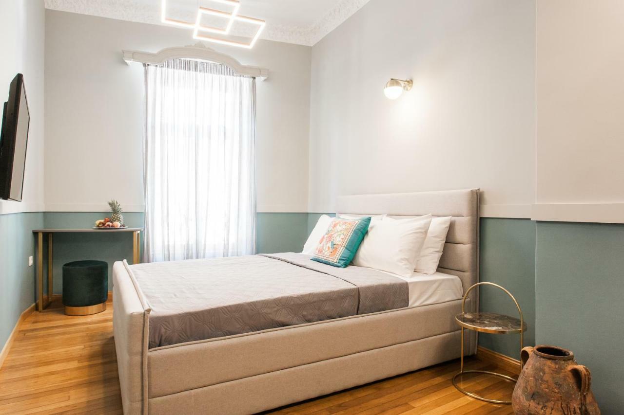 Step One | Luxury Suites Right In The Heart Of Acropolis Next To Metro Station Atina Dış mekan fotoğraf