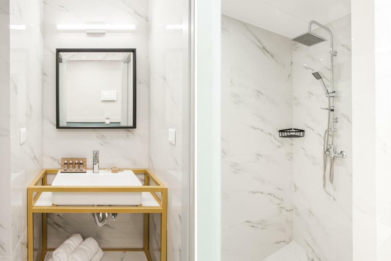 Step One | Luxury Suites Right In The Heart Of Acropolis Next To Metro Station Atina Dış mekan fotoğraf
