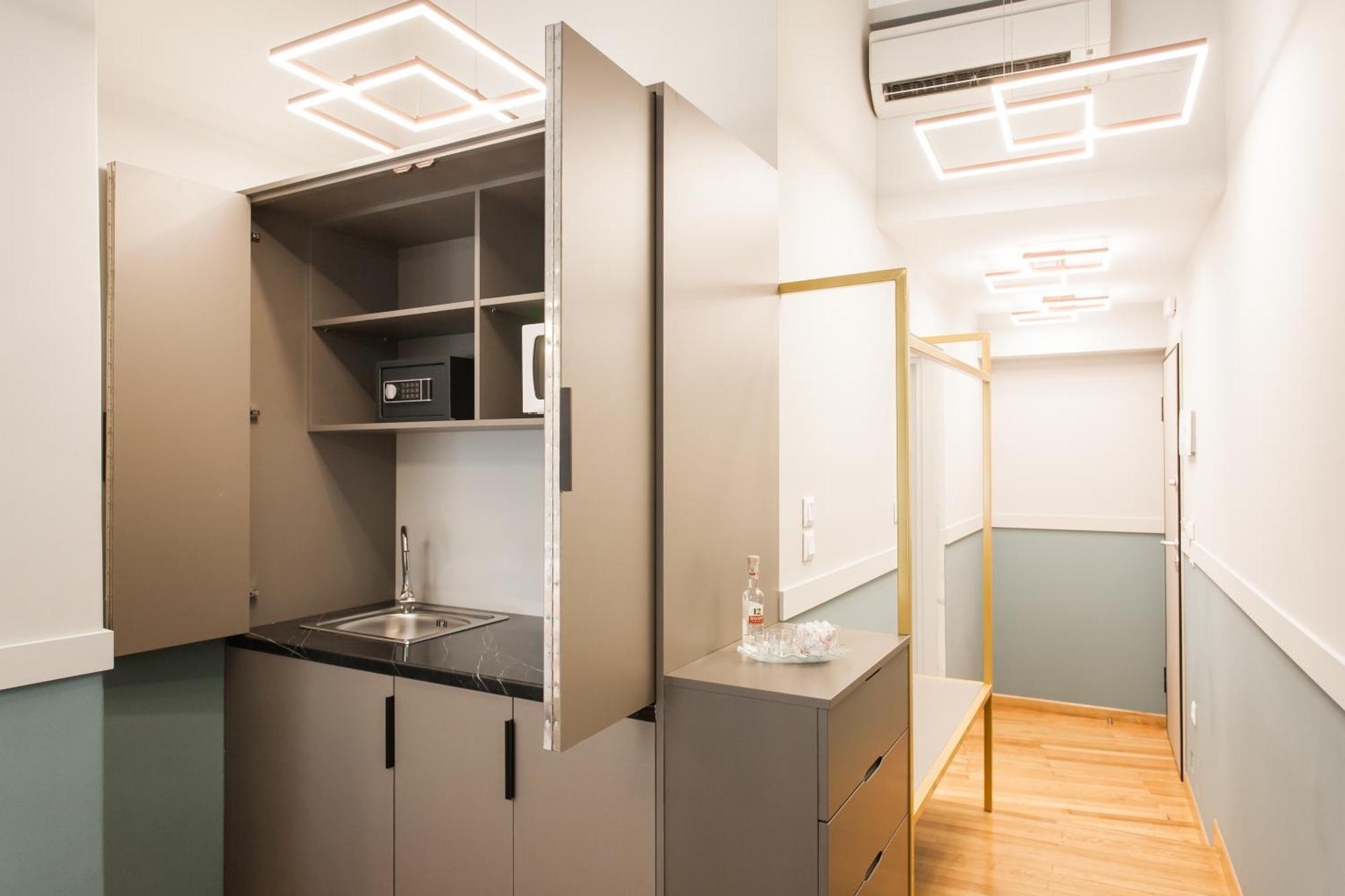 Step One | Luxury Suites Right In The Heart Of Acropolis Next To Metro Station Atina Dış mekan fotoğraf