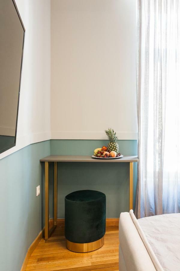 Step One | Luxury Suites Right In The Heart Of Acropolis Next To Metro Station Atina Dış mekan fotoğraf