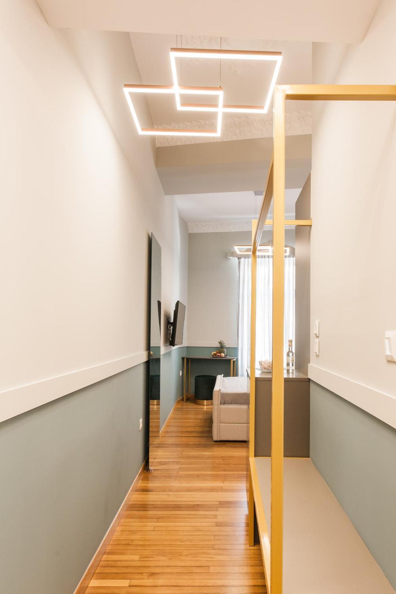 Step One | Luxury Suites Right In The Heart Of Acropolis Next To Metro Station Atina Dış mekan fotoğraf