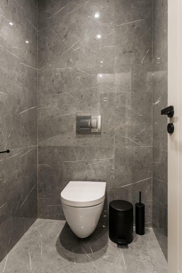 Step One | Luxury Suites Right In The Heart Of Acropolis Next To Metro Station Atina Dış mekan fotoğraf